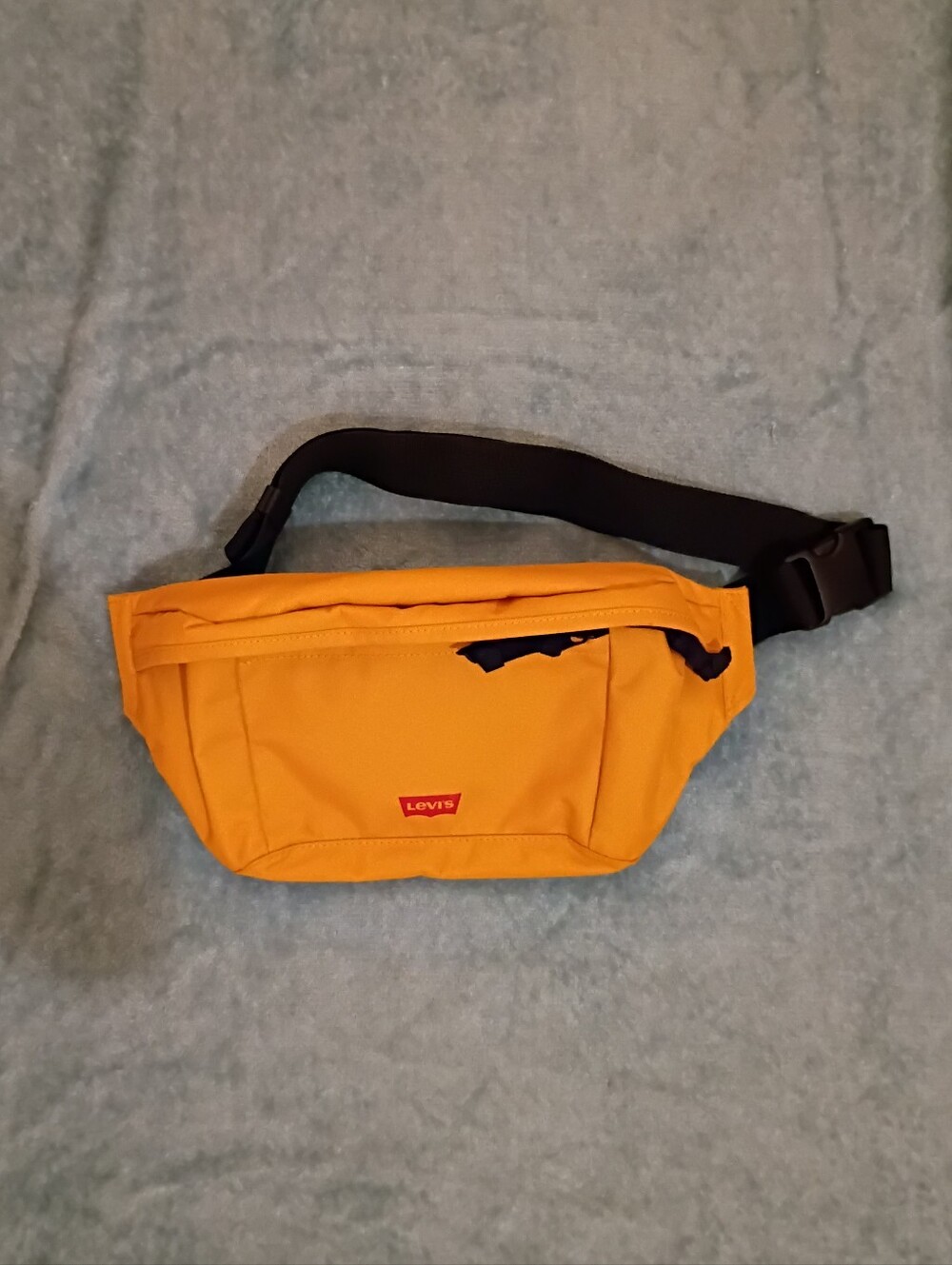 Levi's hip pack yellow